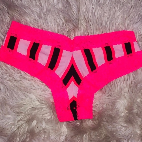 Victoria’s Secret panty new with tags - Picture 2 of 3